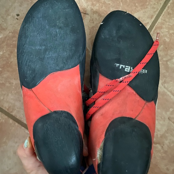 Evolv Climbing shoes - Picture 2 of 2